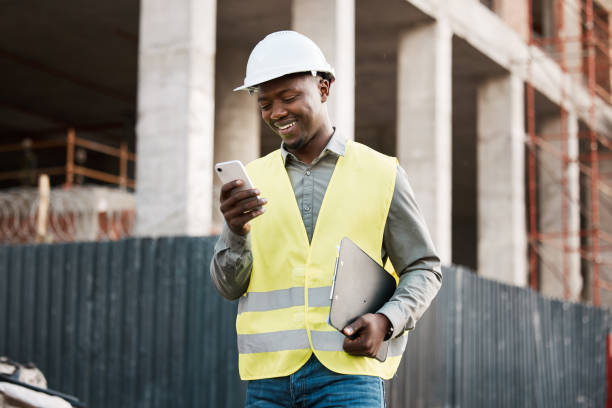 Professionnel ÉLITE SERVICES sur un chantier